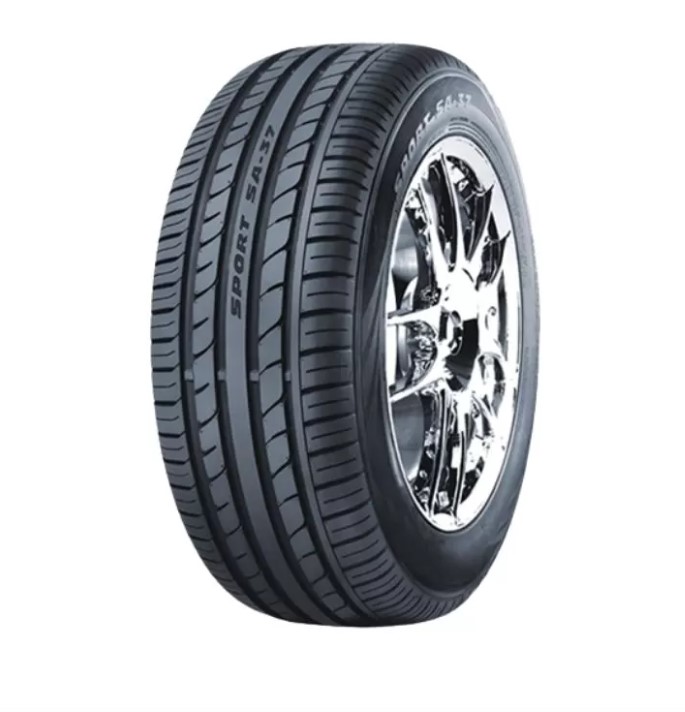 SA37 215/45R18